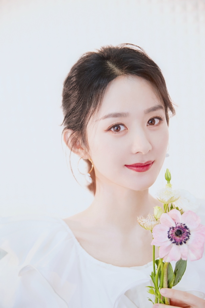 Triệu Lệ Dĩnh lột xác, giàu ngang ngửa Phùng Thiệu Phong