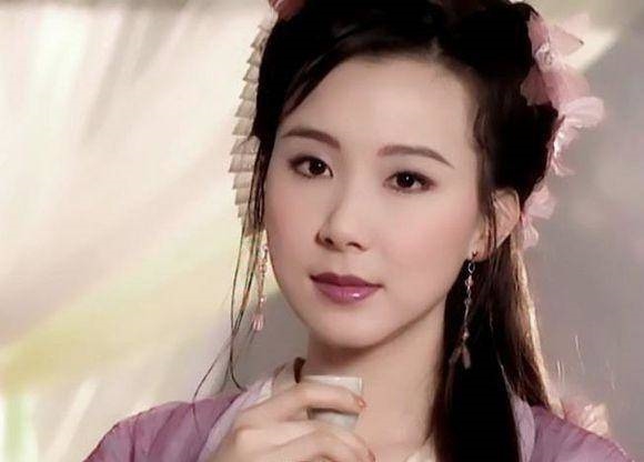Dương Mịch, Trịnh Sảng và sao Cbiz có nhan sắc trồi sụt thất thường