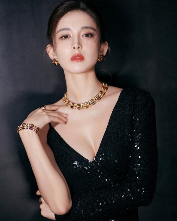Dương Tử, Địch Lệ Nhiệt Ba và những mỹ nhân 9x đẹp nhất Cbiz