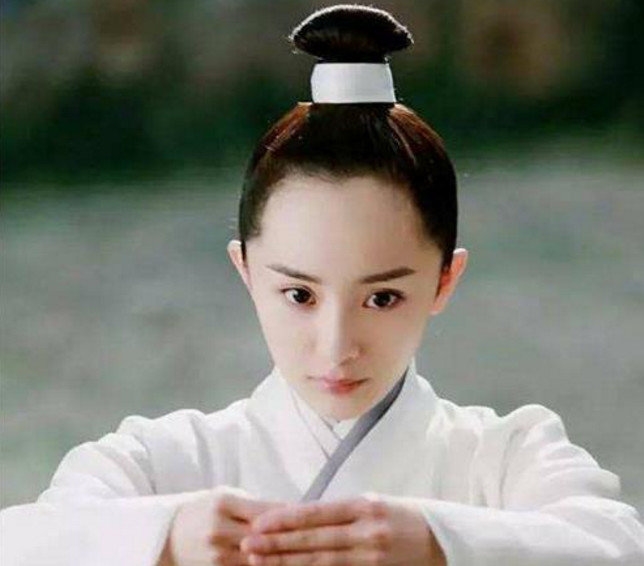 Những khuyết điểm mà Tôn Lệ, Dương Mịch và mỹ nhân Cbiz muốn che giấu