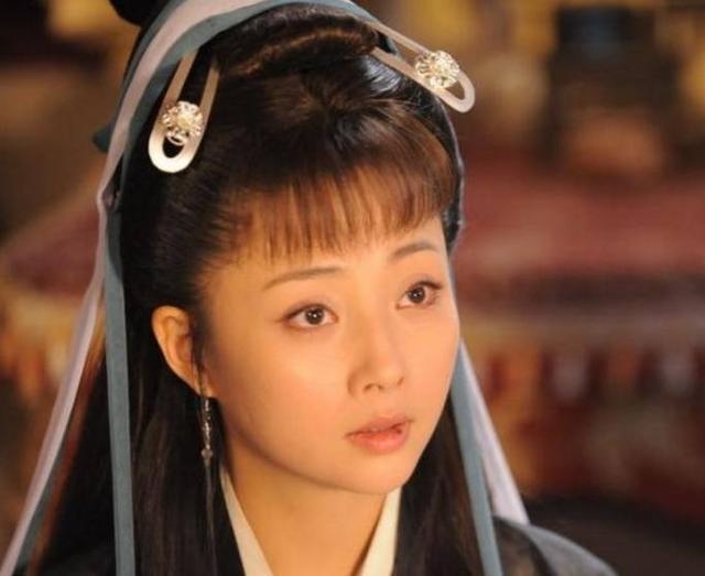Những khuyết điểm mà Tôn Lệ, Dương Mịch và mỹ nhân Cbiz muốn che giấu