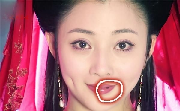 Những khuyết điểm mà Tôn Lệ, Dương Mịch và mỹ nhân Cbiz muốn che giấu
