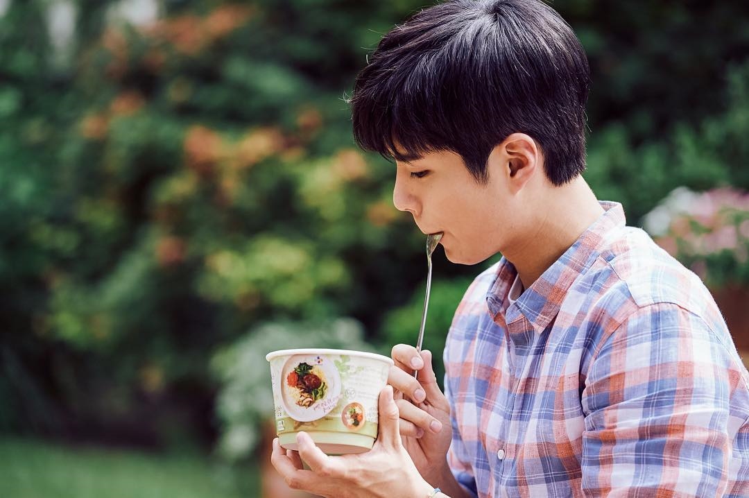 Park Bo Gum lại 'gây sốt' khi ăn nhiều vẫn giữ dáng đẹp