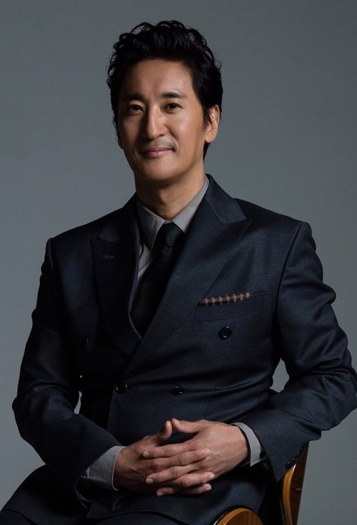 Shin Hyun Joon sốc nặng khi bị quản lý cũ tố ngược đãi