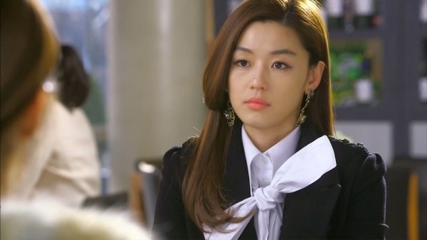 Go Moon Young và những nữ hoàng đẹp và ngầu gây nghiện trong phim Hàn