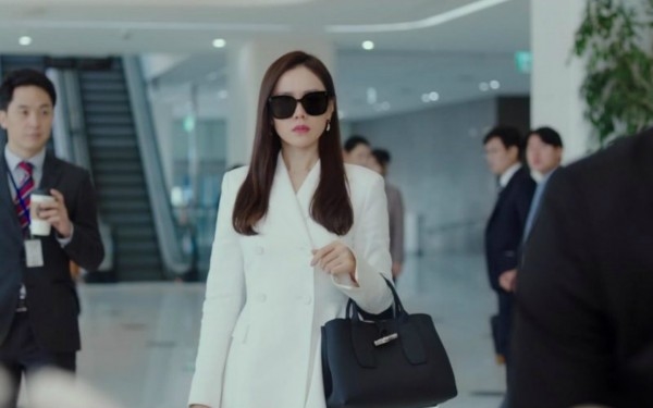 Go Moon Young và những nữ hoàng đẹp và ngầu gây nghiện trong phim Hàn