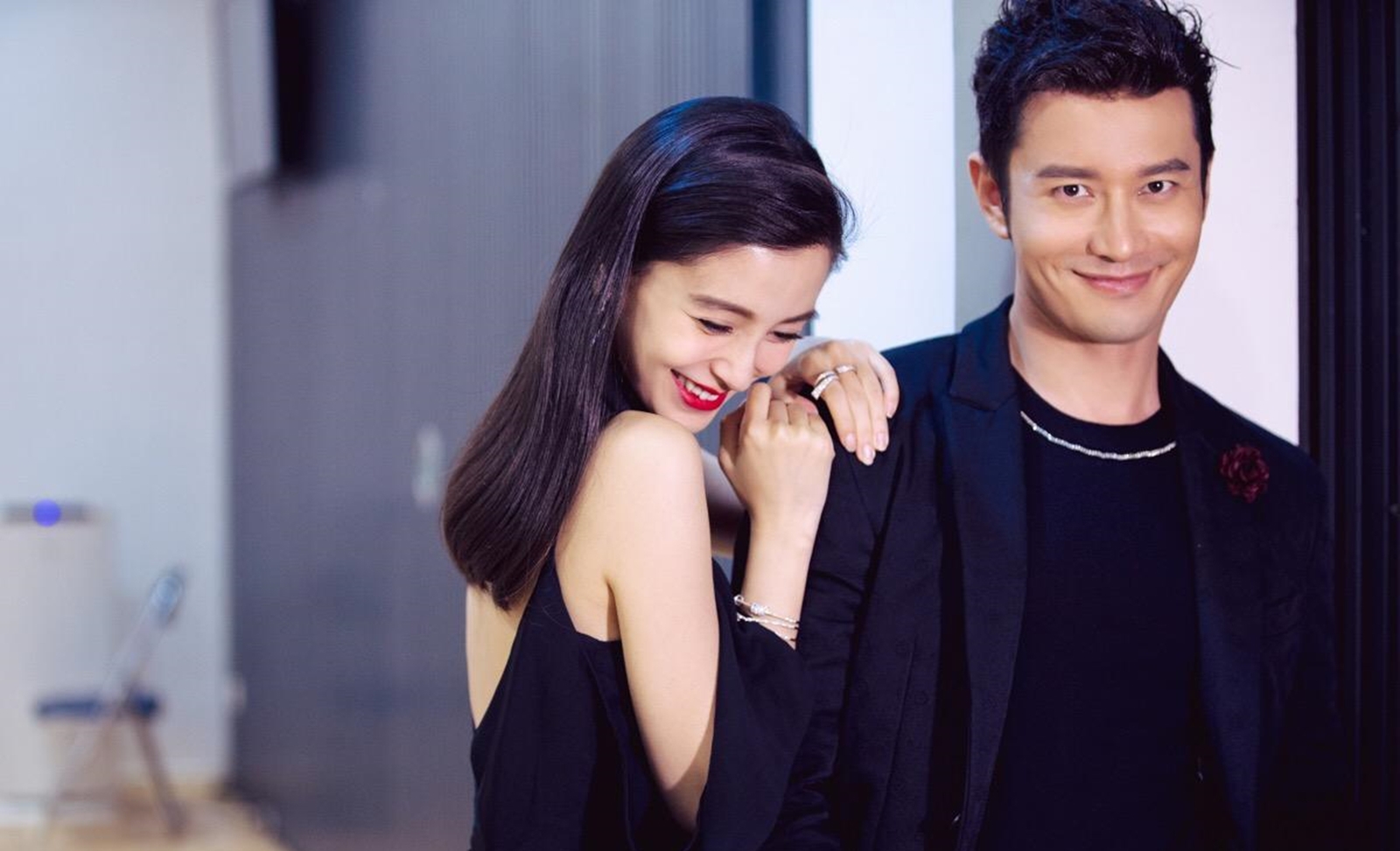 AngelaBaby đưa Bọt Biển Nhỏ đi bơi, là bản sao của Huỳnh Hiểu Minh