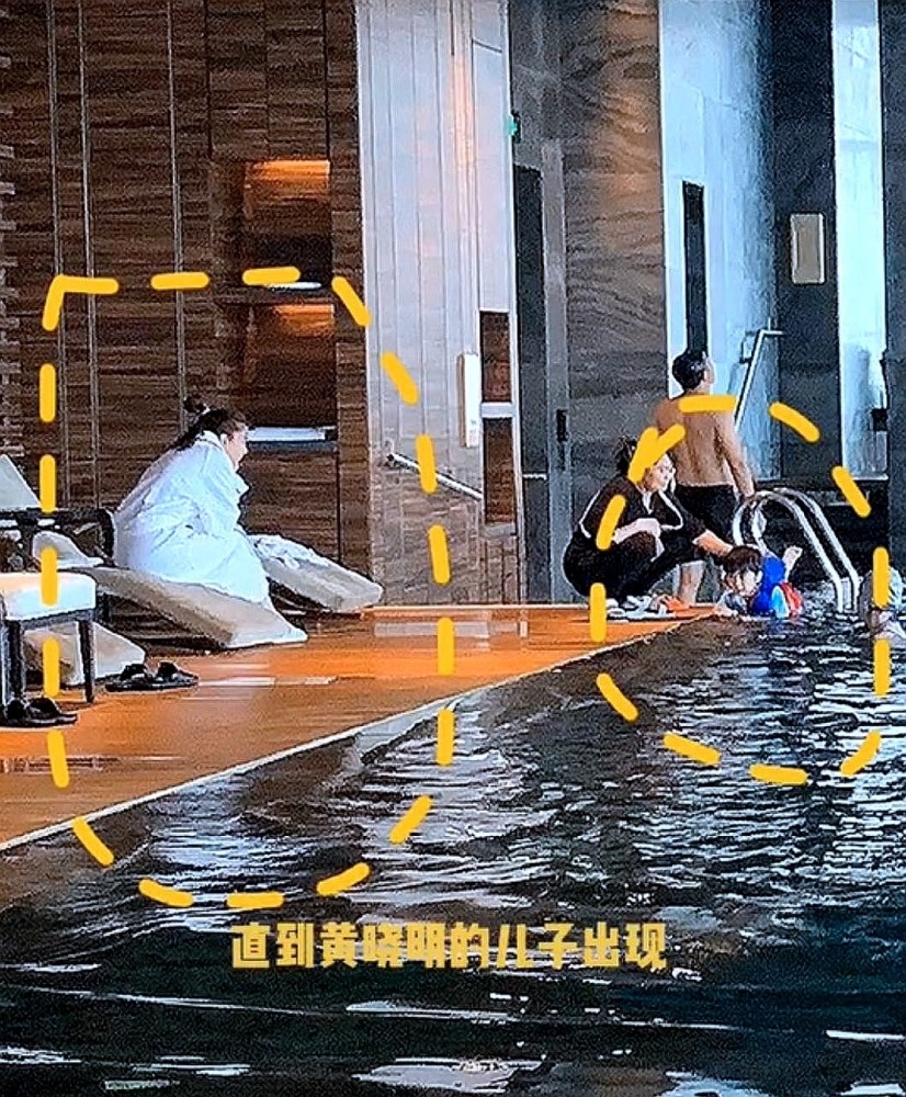 AngelaBaby đưa Bọt Biển Nhỏ đi bơi, là bản sao của Huỳnh Hiểu Minh