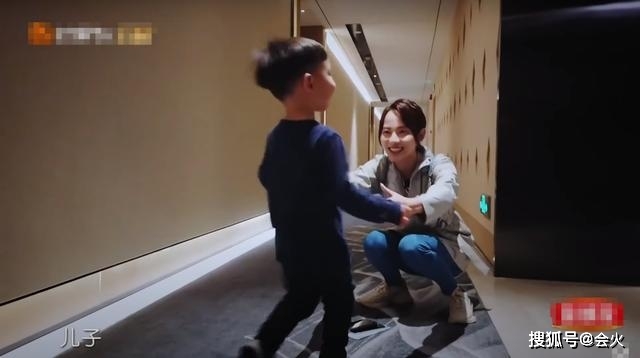 Con trai 4 tuổi của 'Thuận tần' Trương Gia Nghê theo nghiệp mẹ?