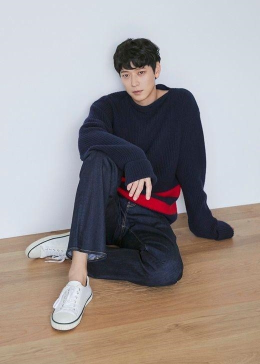 Kang Dong Won 'gây sốt' với nhan sắc tuổi 39 đỉnh cao
