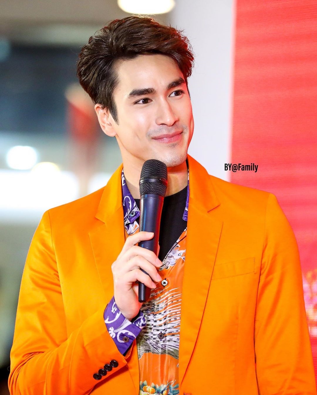 Nadech Kugimiya đóng cặp Baifern Pimchanok trong phim điện ảnh mới