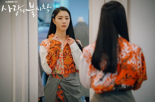 Son Ye Jin và loạt nữ chính 2020 khoác nhiều hàng hiệu đắt đỏ nhất