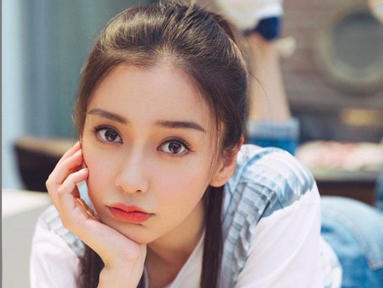Dương Mịch, AngelaBaby và sao nữ sở hữu đôi mắt hút hồn nhất Cbiz