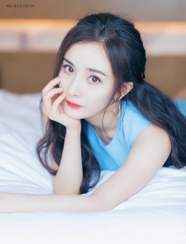 Dương Mịch, AngelaBaby và sao nữ sở hữu đôi mắt hút hồn nhất Cbiz