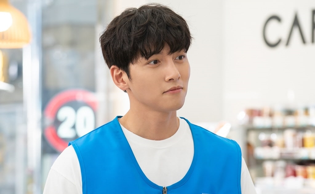 Ji Chang Wook - Kim Yoo Jung gây tò mò trong loạt ảnh tập mới