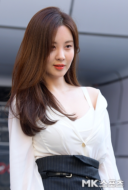 SNSD Seohyun gây 'sốt' với phong cách thời trang ngày càng hút mắt