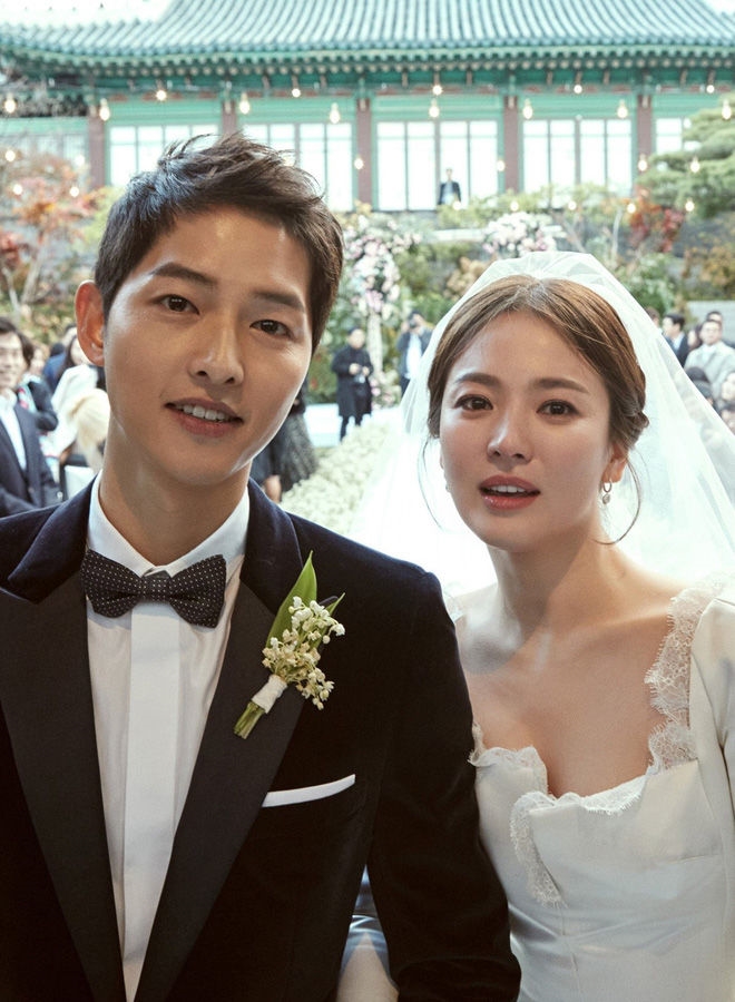 Song Joong Ki - Song Hye Kyo ly hôn và loạt tin đồn gây sốc của Kbiz