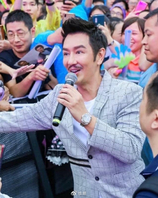 'Đoàn Dự' Trần Hạo Dân chật vật kiếm tiền nuôi con vì đẻ quá dày