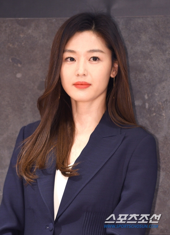 Jun Ji Hyun được đồn đóng nữ chính phần mới của 'Kingdom'