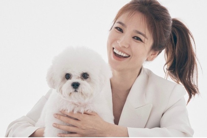 Song Hye Kyo lộ diện rạng ngời như cô gái đôi mươi trong ảnh mới