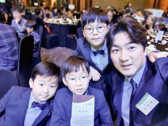 Song Il Gook khoe chiều cao khủng của Daehan - Minguk - Manse