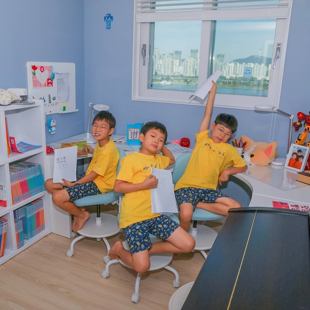 Song Il Gook khoe chiều cao khủng của Daehan - Minguk - Manse