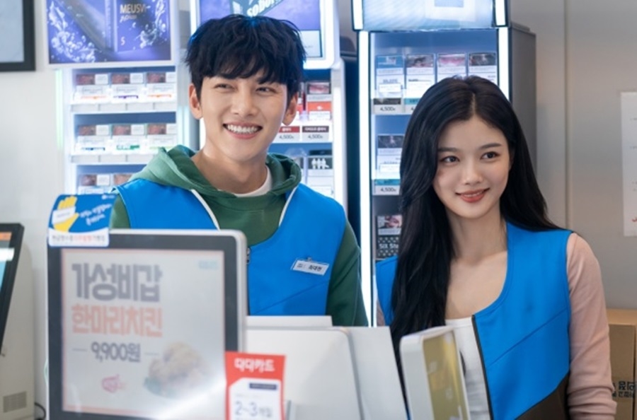 Ji Chang Wook - Kim Yoo Jung đẹp đôi ngay cả trong hậu trường