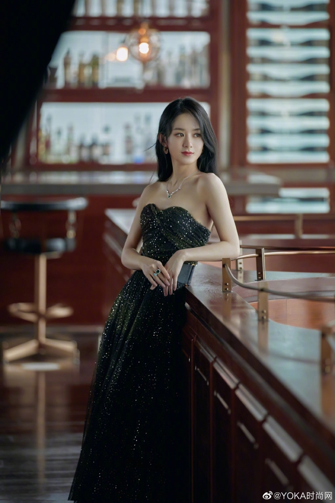 Triệu Lệ Dĩnh đọ sắc AngelaBaby, netizen đau đầu: 'Khó phân hơn thua'