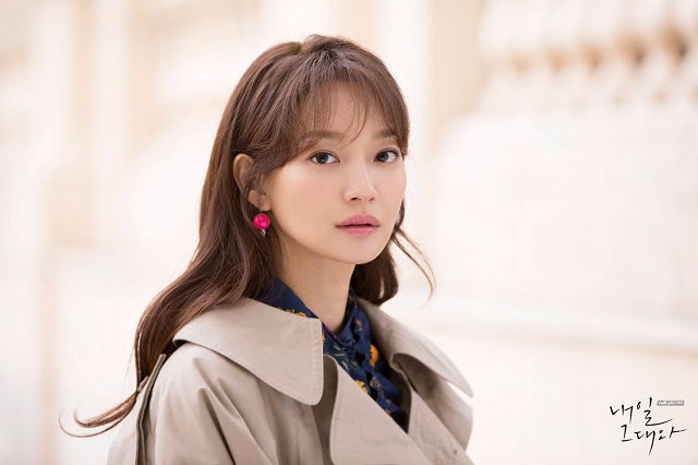 Song Hye Kyo, Kim Tae Hee và loạt sao được ca ngợi trong lời bài hát