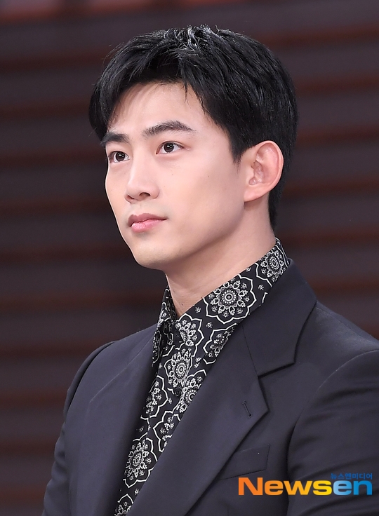 Taecyeon xác nhận đóng phim mới, có cơ hội hợp tác với Song Joong Ki