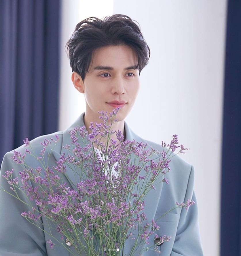 Lee Dong Wook, Kim Bum và 3 nam thần cùng công ty tổ chức fanmeeting