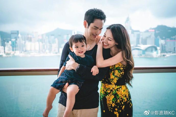 Trịnh Gia Dĩnh báo tin Trần Khải Lâm sinh con trai thứ 2