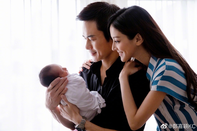 Trịnh Gia Dĩnh báo tin Trần Khải Lâm sinh con trai thứ 2