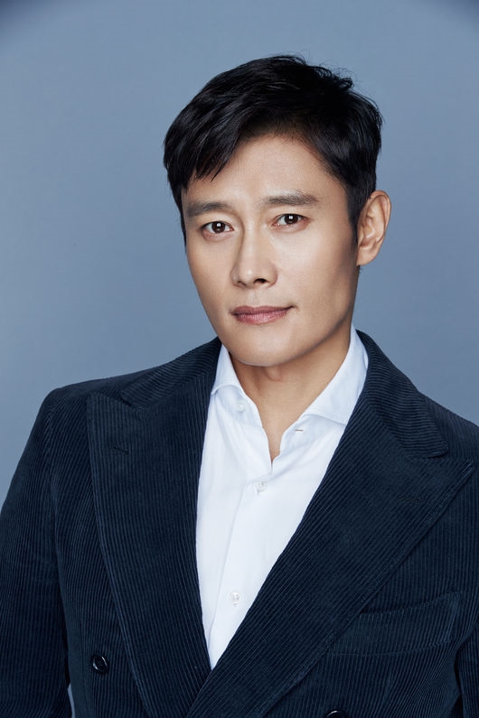 Park Seo Joon thành đôi với Park Bo Young trong phim điện ảnh mới