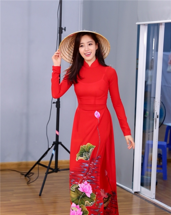 Kim Tae Hee và dàn mỹ nhân Hàn đẹp thướt tha trong tà áo dài