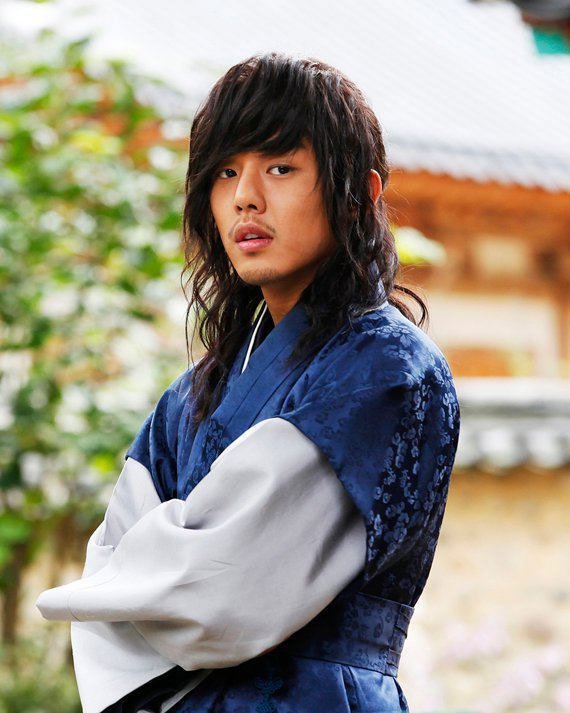 Yoo Chun lụi tàn trong dàn chính 'Sungkyunkwan Scandal' sau 10 năm