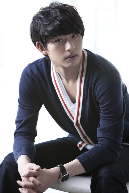 Yoo Chun lụi tàn trong dàn chính 'Sungkyunkwan Scandal' sau 10 năm