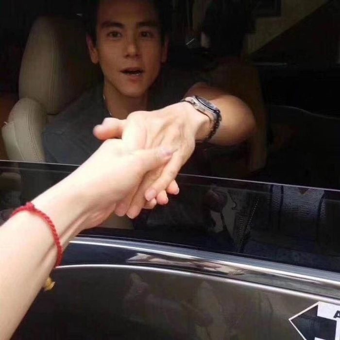 Dương Dương, La Vân Hi và dàn nam thần Cbiz đẹp hút hồn dù chụp vội