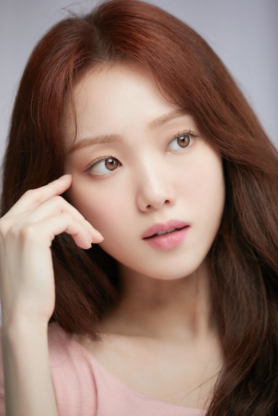 Lee Sung Kyung tung loạt ảnh hậu trường quảng cáo đẹp ngây ngất