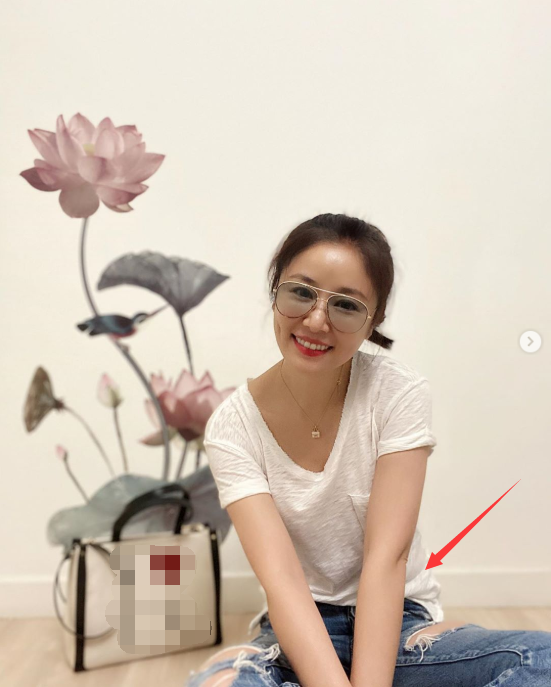 Lâm Tâm Như khoe nhan sắc trẻ trung ở tuổi U50, bụng phẳng lỳ