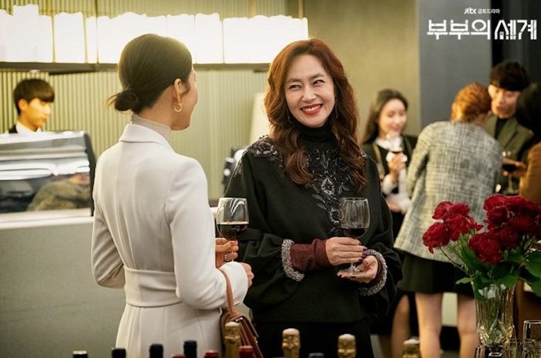 Nữ diễn viên 'Thế giới hôn nhân' tự bỏ tiền mua trang phục quay phim