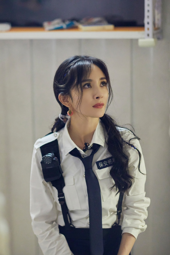 Dương Mịch hứng gạch đá vì chê Đặng Luân không phải đàn ông