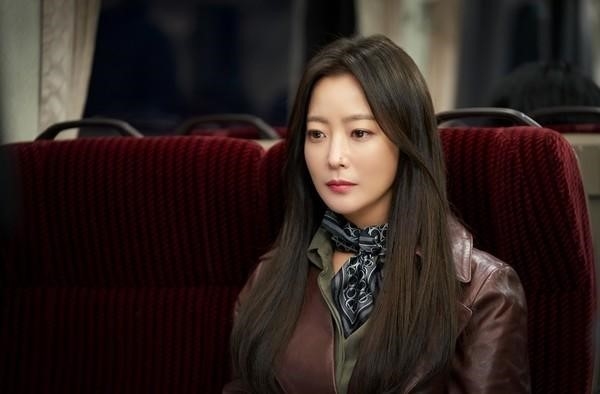 Kim Hee Sun tiết lộ lý do nhận đúp vai trong phim mới với Joo Won