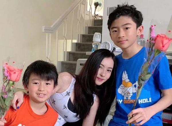Mỹ nhân Cbiz khi làm nàng dâu cũ: Dương Mịch mang tiếng bỏ bê con gái