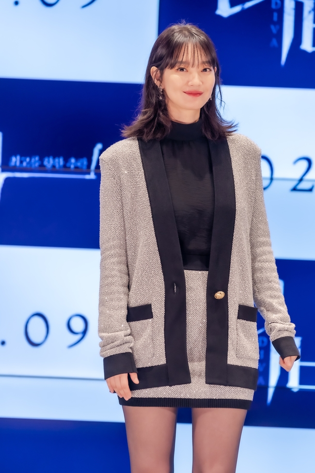 Shin Min Ah vượt qua nỗi sợ hãi để hoàn thành vai diễn trong movie mới