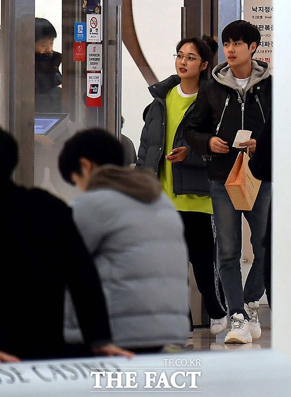 Lee Joon - Jung So Min và 6 cặp đôi chia tay nửa đầu 2020