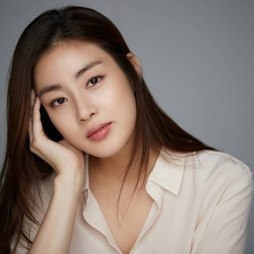 Kang Sora bất ngờ tuyên bố kết hôn sau 3 năm chia tay Hyun Bin