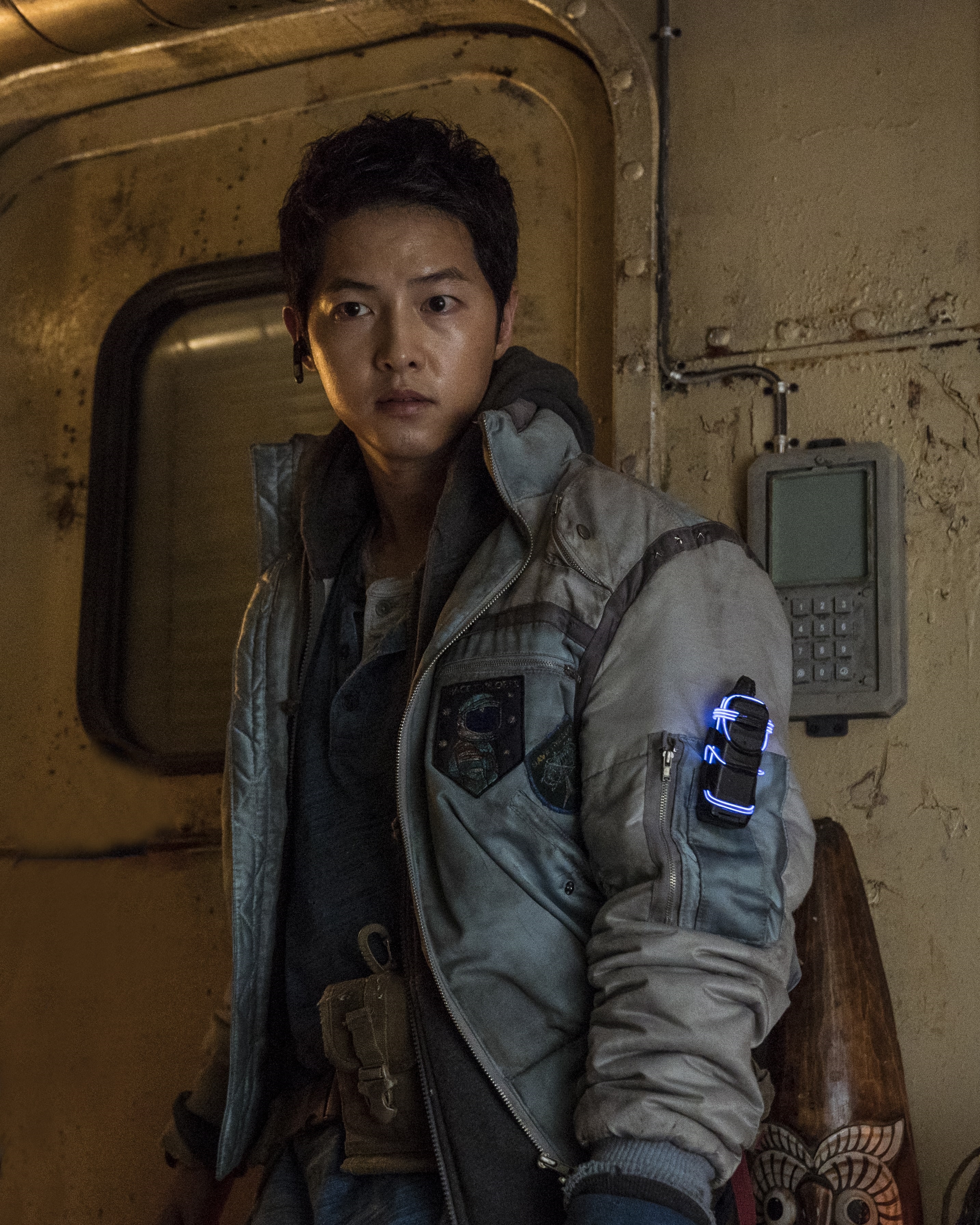 Song Joong Ki thông báo movie mới hoãn họp báo ngay giờ chót