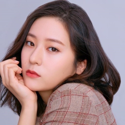 Krystal chính thức rời khỏi SM sau 11 năm gắn bó?
