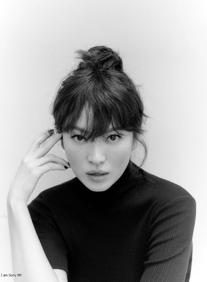 Song Hye Kyo lại 'gây sốt' với tóc mái cực trẻ trung và cá tính